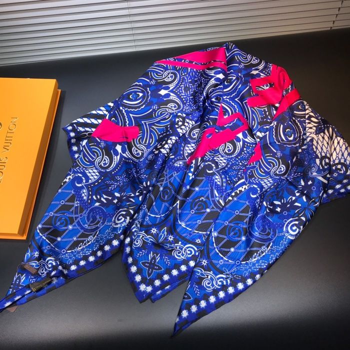 Louis Vuitton Scarf LVS00139